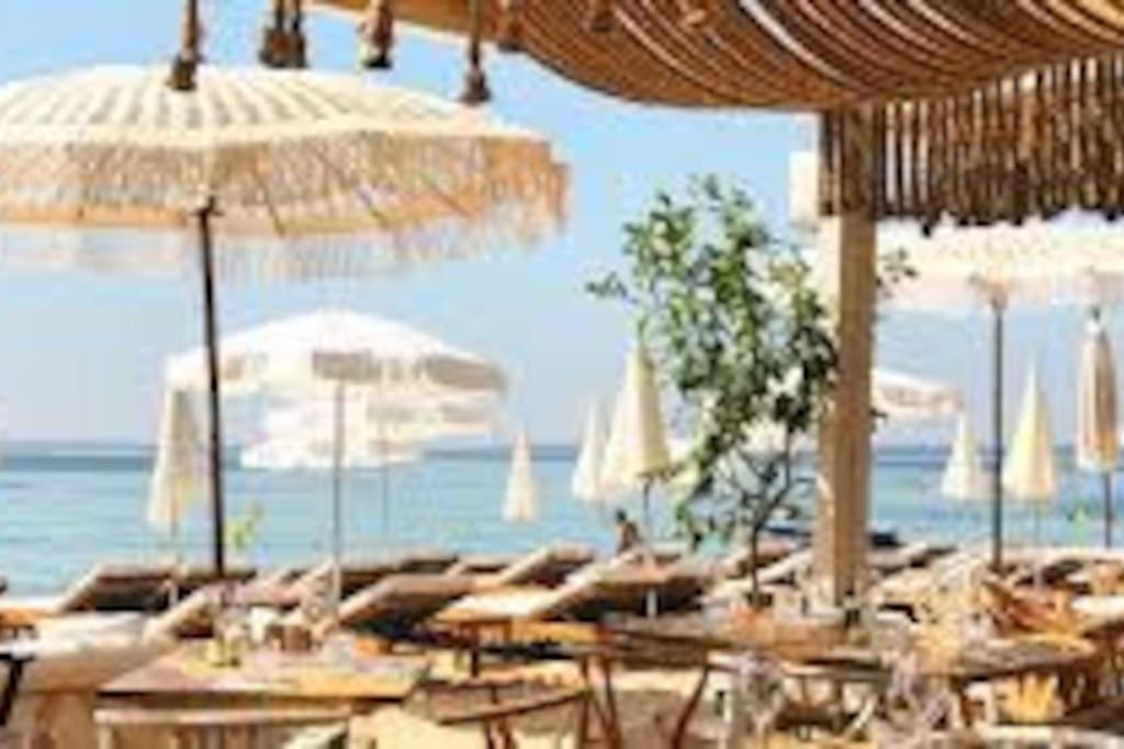 F2 Climatise A Golfe -Juan En Front De Mer Et Piscine Vallauris Exterior foto